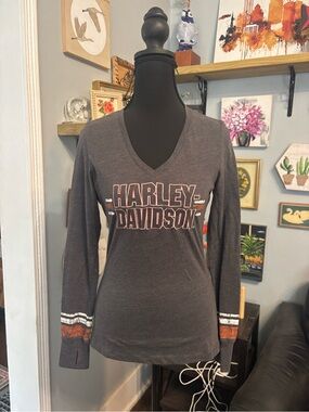 Y2K Harley Davidson women's graphic v-neck long sleeve t-shirt biker size S
